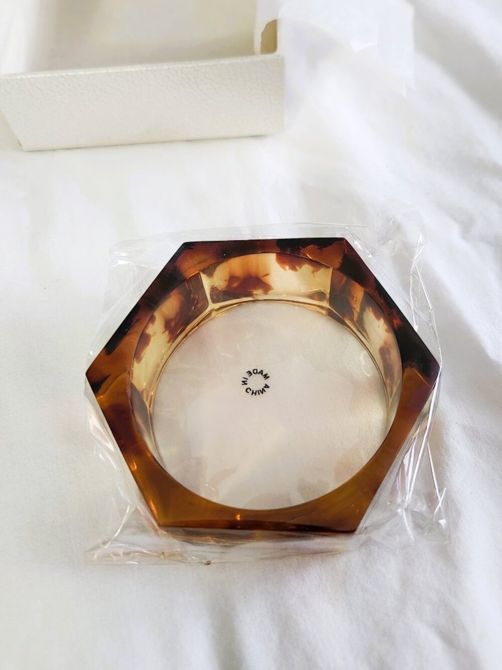 St. John Tortoise Resin Hexagon Bangle Bracelet Brown Acrylic w/ Box New - Picture 5 of 6